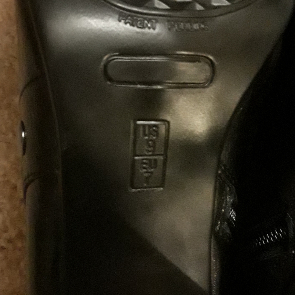 Aerosoles Black Ankle Shoes, EUC, Sz 9 - Picture 8 of 8